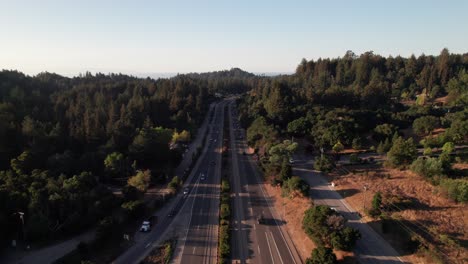 Traffic-on-California's-Highway-17-to-Santa-Cruz,-gorgeous-autumn-countryside,-4K