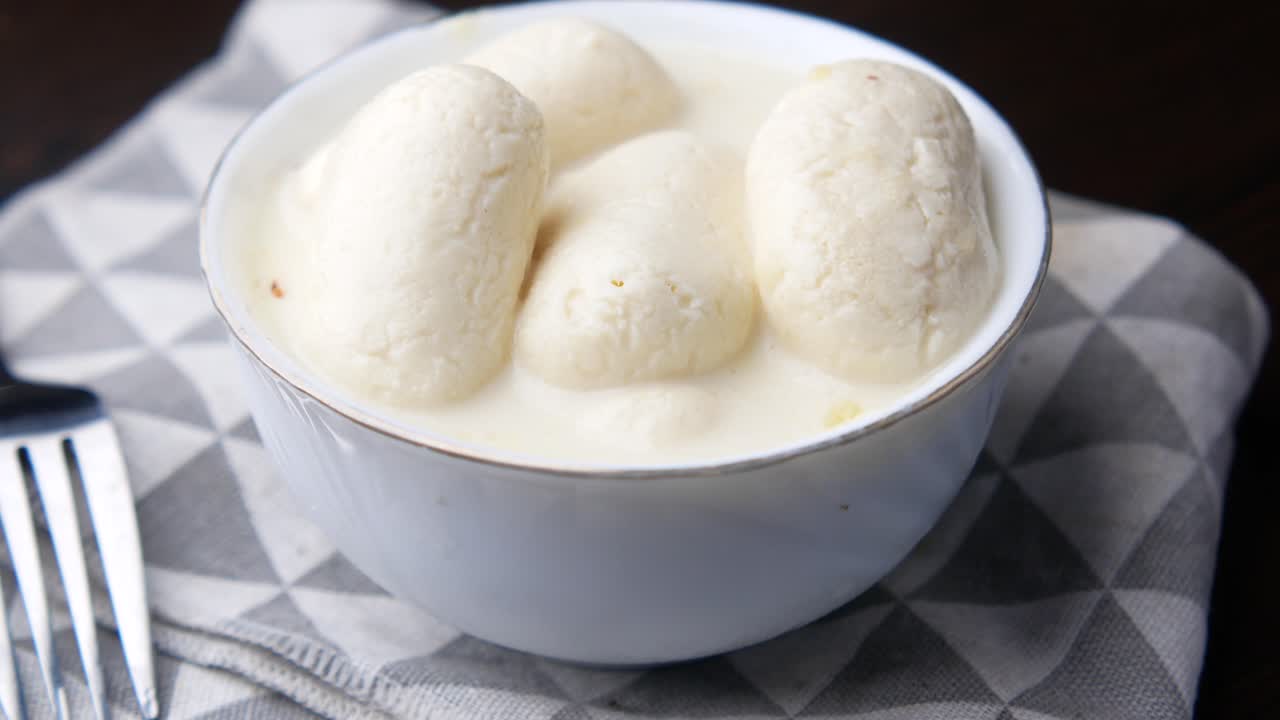 rasgulla delicioso en un cuenco