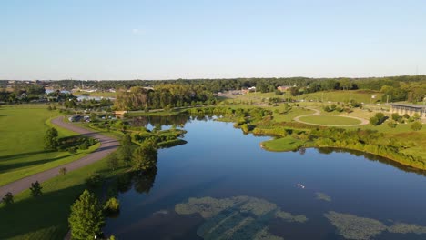 Angenehmer-Liberty-Park-Am-Wasser-Park-Angeln---Sport-See-Clarksville-Tennessee-Luftaufnahme