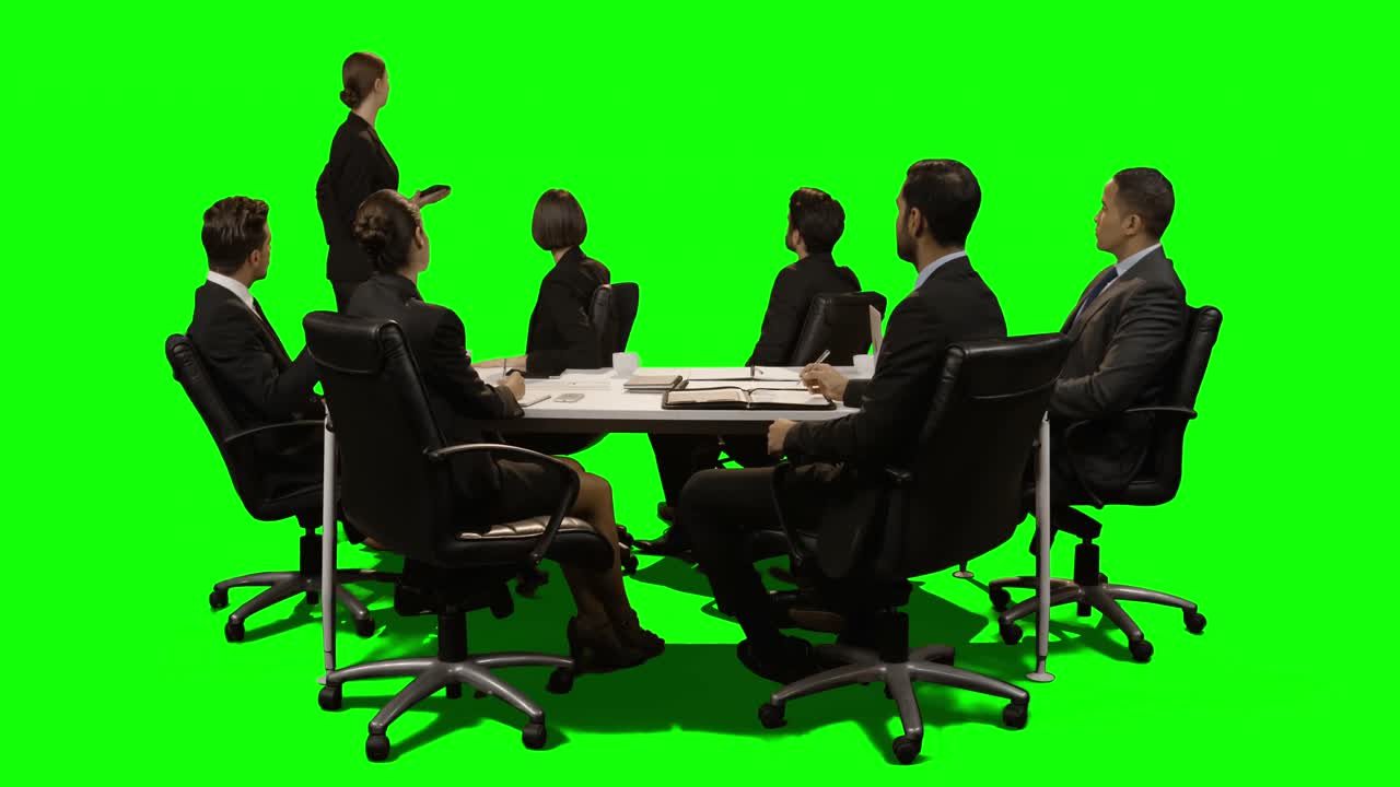 비즈니스 임원 들 이 회의 에서 논의 하는 팀