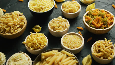 Different-kinds-of-macaroni-put-in-bowls