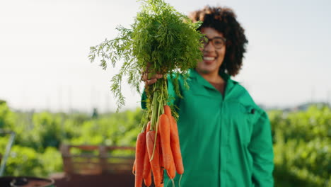 Farmer,-woman-and-carrot-in-agriculture