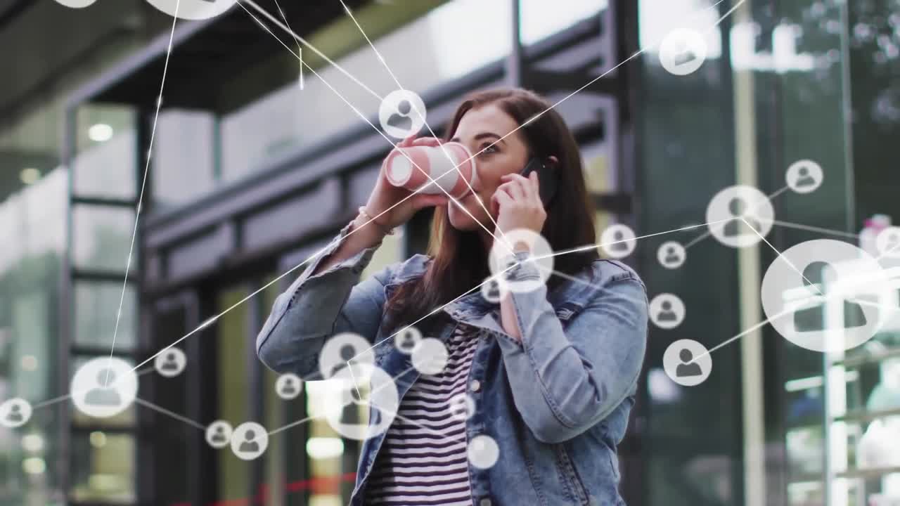 animación de una red de conexiones con iconos sobre una mujer caucásica usando un teléfono inteligente