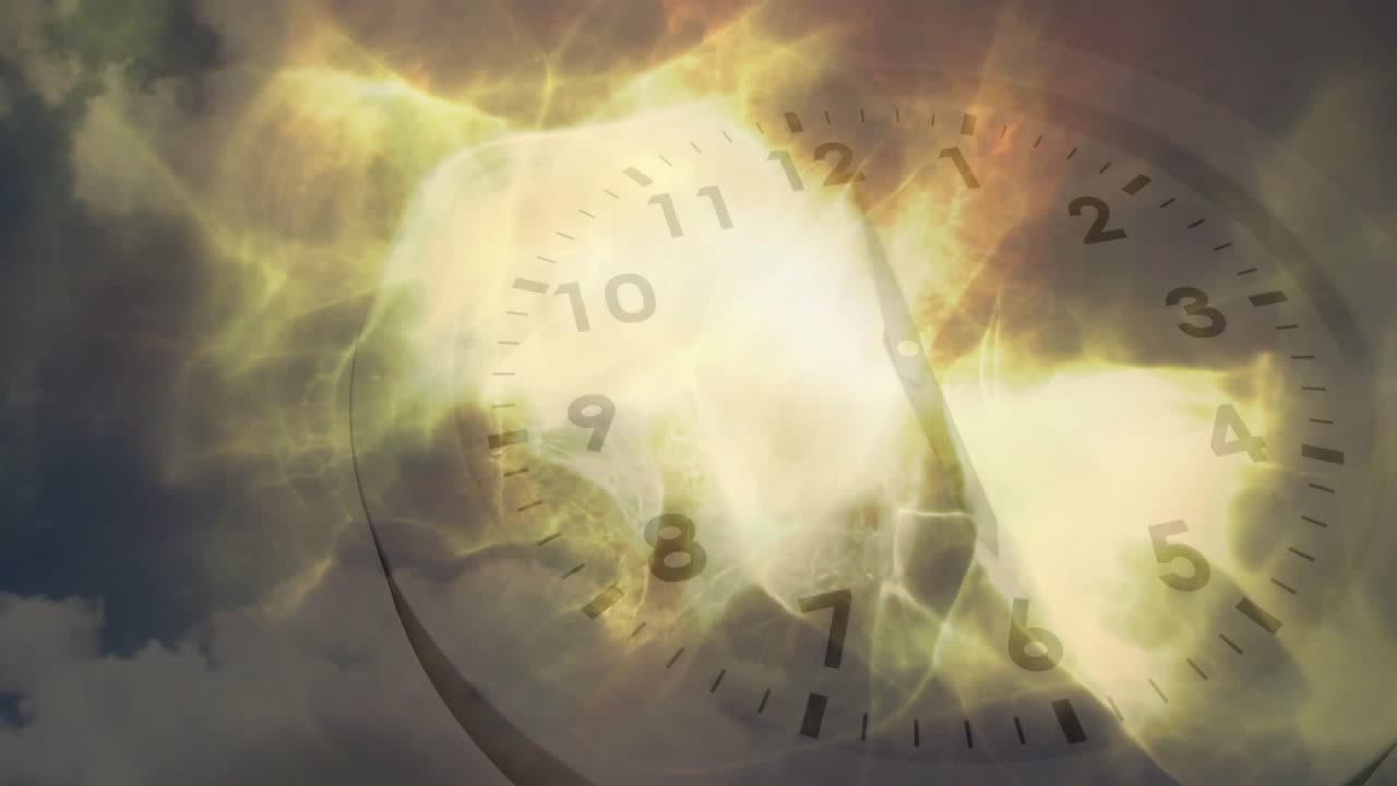 Uhr inmitten von Wolken, zentrales Leuchten mit pulsierenden Adern, Zeiger drehen sich im Uhrzeigersinn, zeigt die Zeit für eine Tech-Demo an.