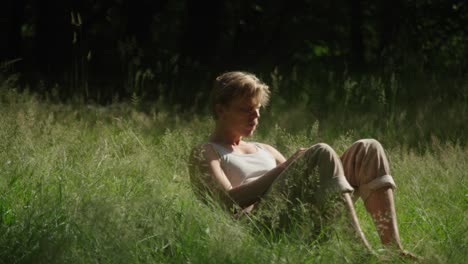 the yoga instructor utilizes the healing power of nature and movement therapies to create a harmonious connection between body and mind, inspiring participants to find inner peace.