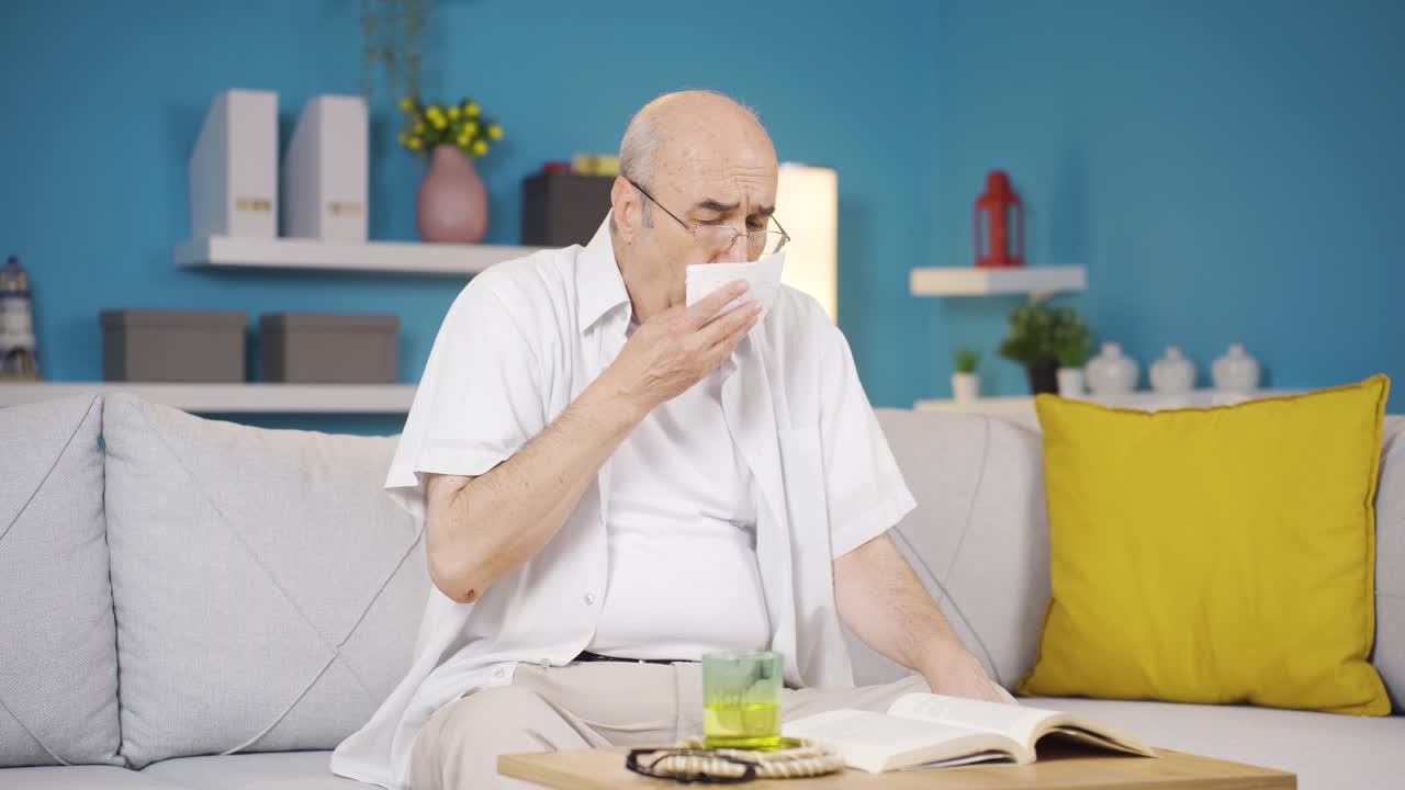 el viejo con la tos.