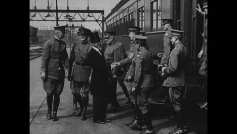 존 퍼싱 장군이 1919년 제1차 세계대전에서 승리하여 사랑하는 군중에게 돌아옵니다. 7