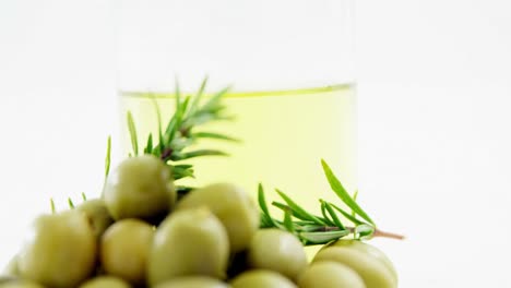 Green-olives,-rosemary-and-olive-oil