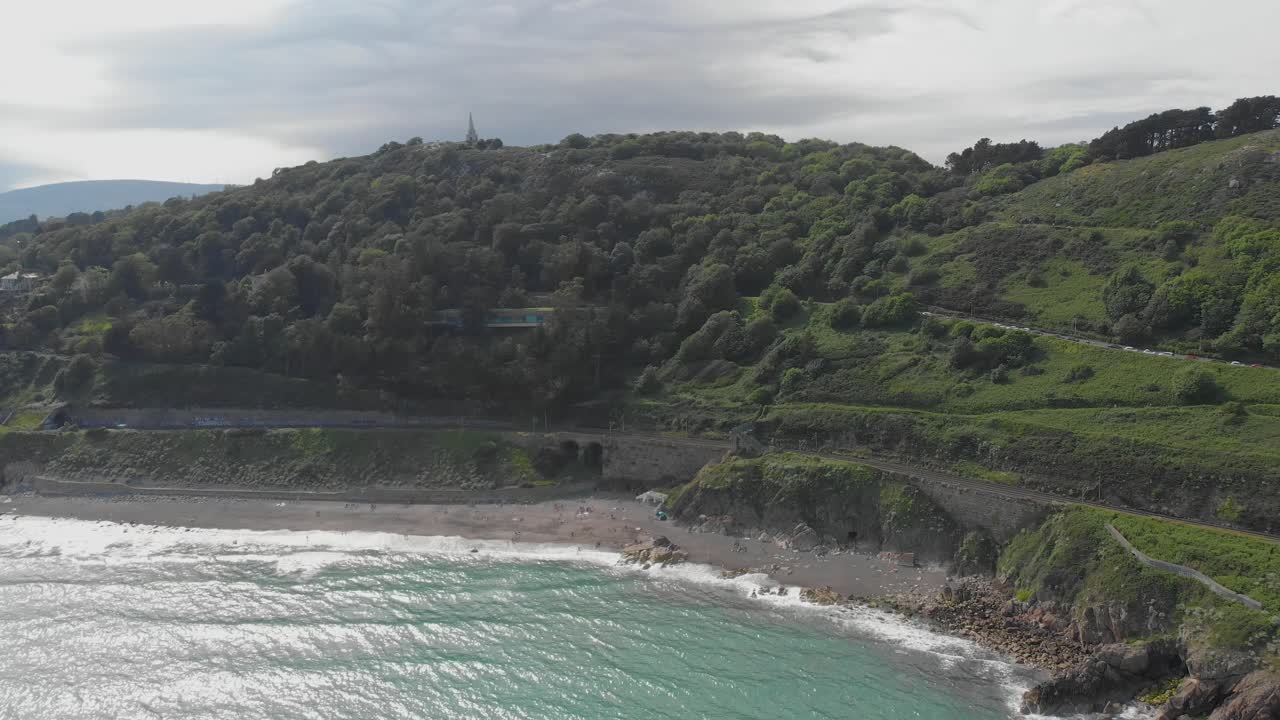 полет в сторону холма килиней в яркий солнечный день