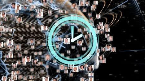 animación de reloj moviéndose rápidamente sobre el globo con fotos de hombres de negocios en fondo negro