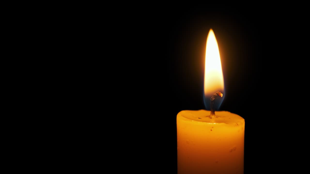 Fiamma di candela con canale alfa
