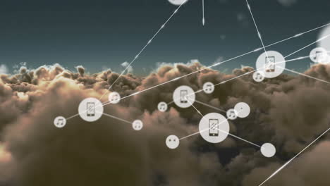 redes de conexiones con iconos sobre el cielo nocturno nublado