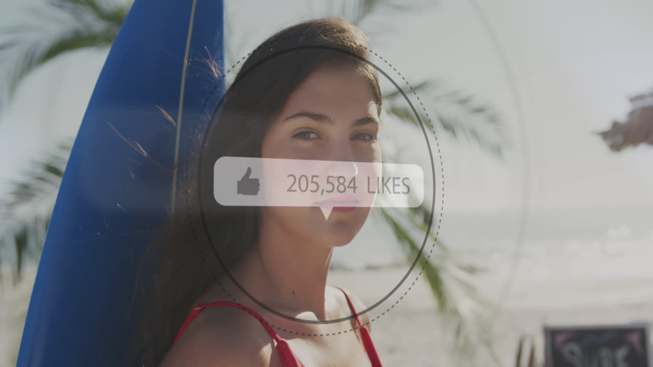 como iconos con números crecientes contra el retrato de una mujer con tabla de surf sonriendo en la playa