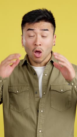 놀란 남자