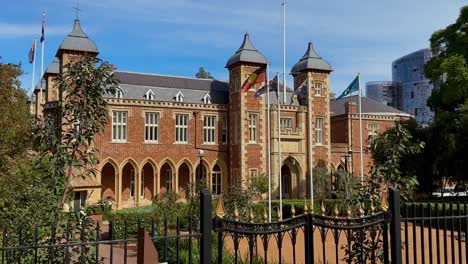 casa del gobierno de perth, australia occidental disparo medio, ligero ángulo desde la izquierda