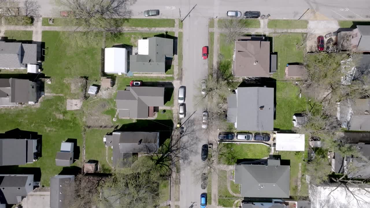 Neighborhood homes in Seymour, Indiana with drone video overhead.
