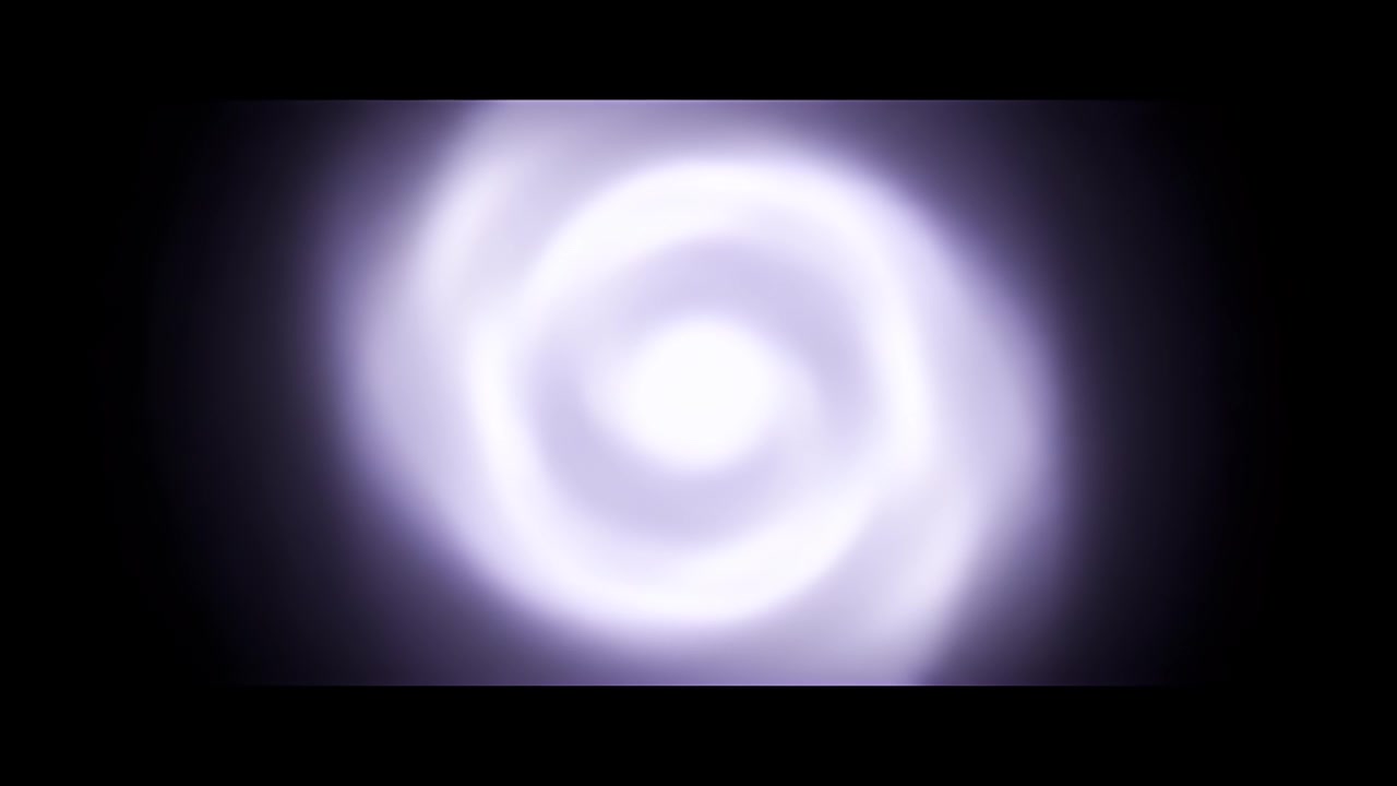 Espiral Roxa Abstrata Brilhante Expandindo-se no Espaço Escuro