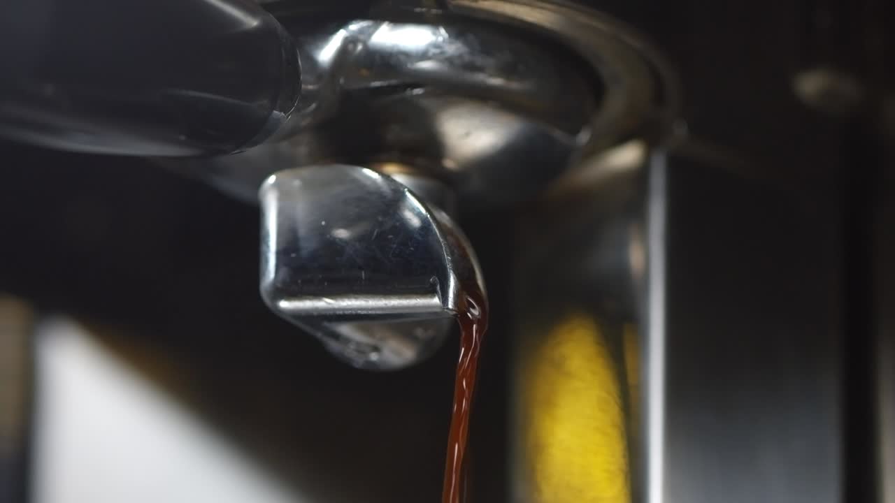 머신 에서  새겨진 커피 를 는 영화