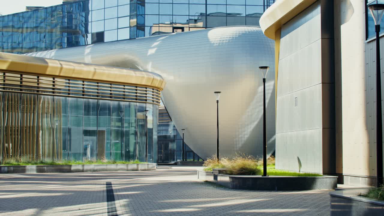 complesso architettonico moderno