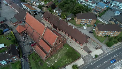 Romantische-Hochzeitszeremonie-Luftbahn-Rechte-Ansicht-über-St