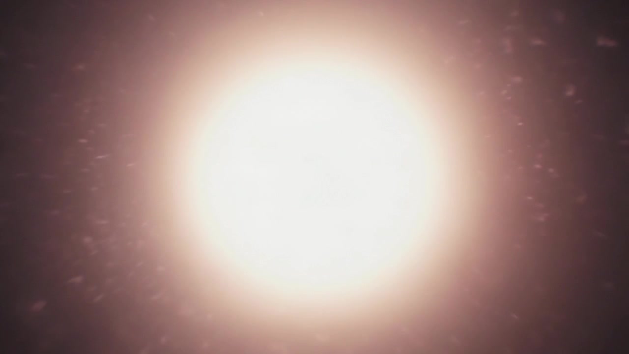 Núcleo luminoso que se intensifica expandindo halo em vazio escuro, atraindo partículas para anel de estilhaços