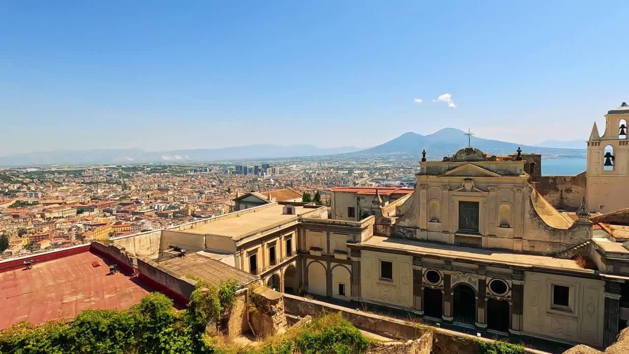 베수비우스 산과 함께 나폴리의 파노라마 풍경