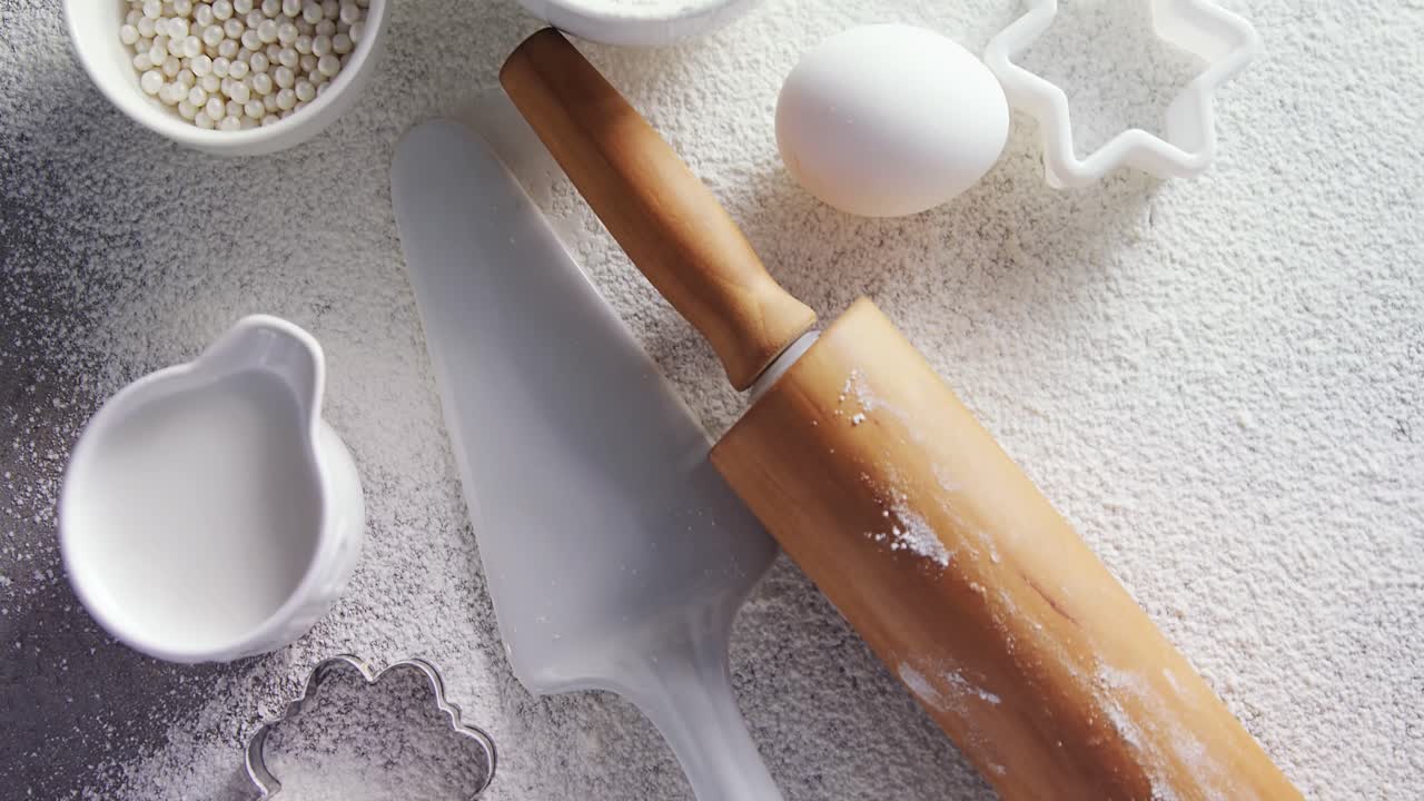 테이블 4k에 진저브레드 쿠키 재료