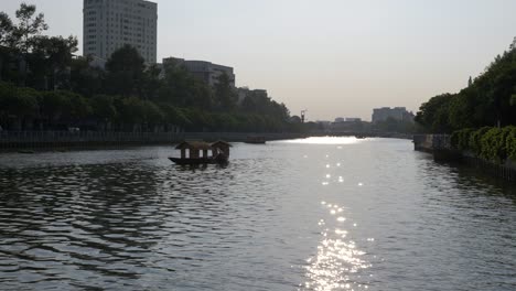 the nhieu loc thi nghe canal - media shot