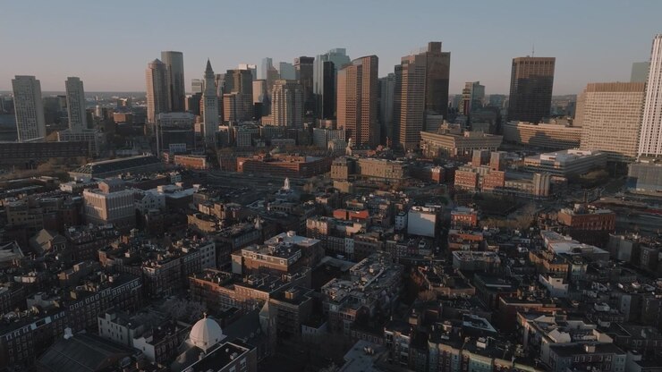 Veduta aerea del North End di Boston all'alba. Scattata in una mattina di primavera.