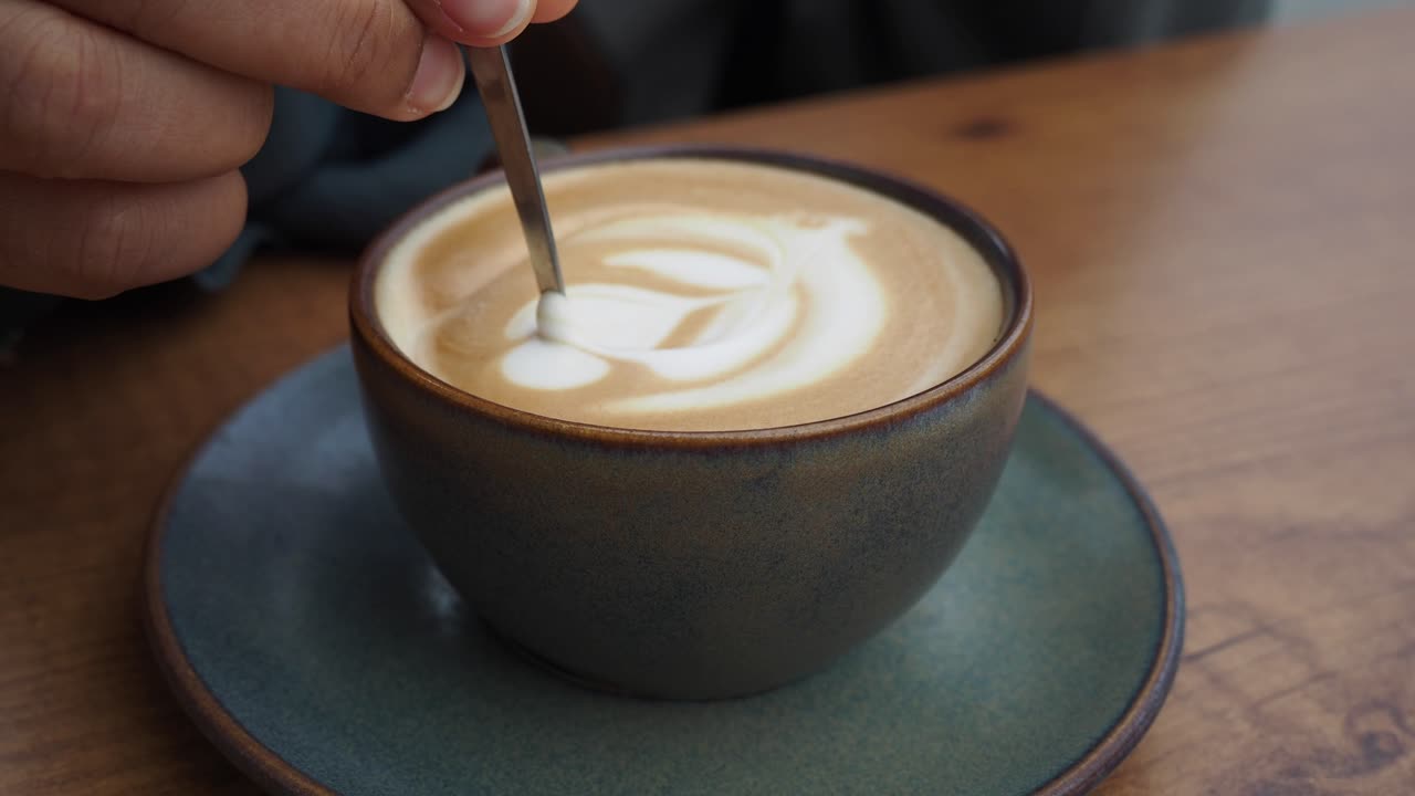 라테 아트와 함께 라테의 클로즈업