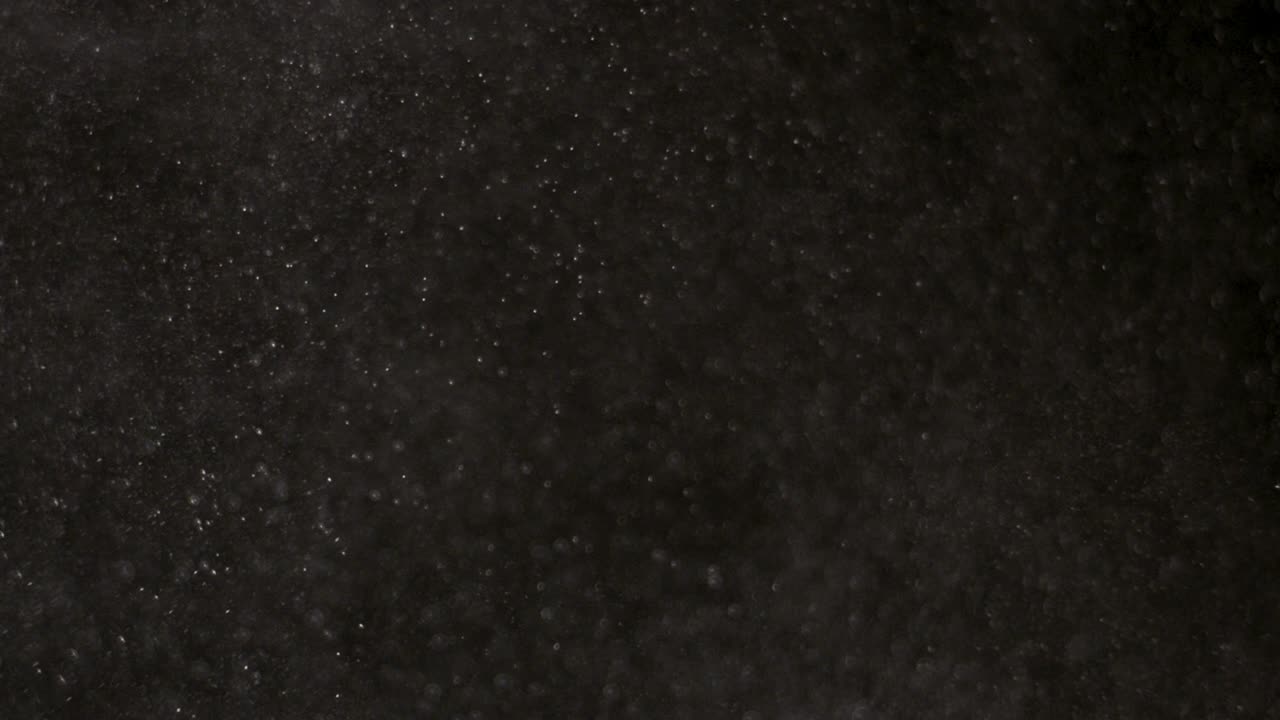 검은 바탕에 분리 된 파우더