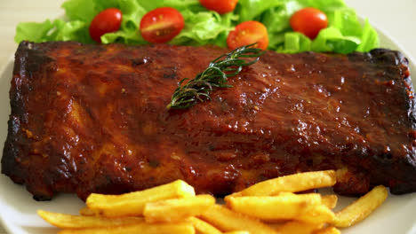 Gegrilltes-Und-Gegrilltes-Schweinefleisch-Mit-BBQ-Sauce-6