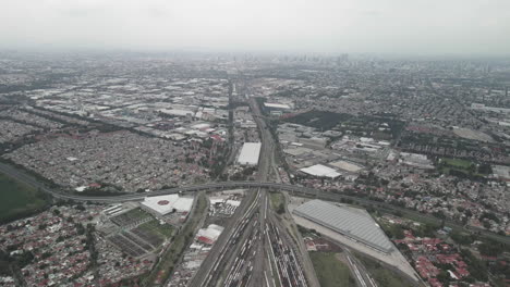 Vista-Aérea-De-La-Estación-De-Tren-De-Carga-En-La-Ciudad-De-México