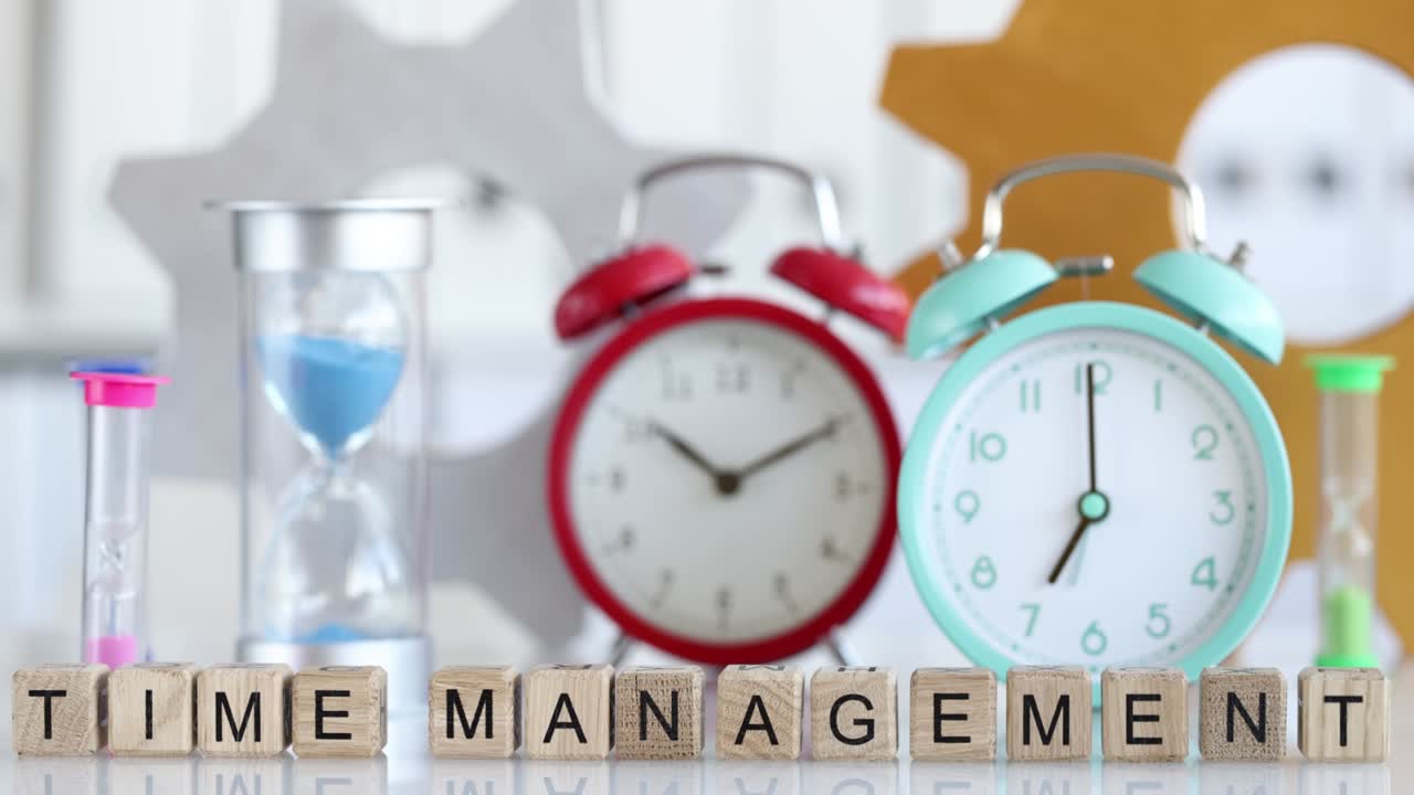 비즈니스 타임 매니지먼트 알람 시계 및 모래시계