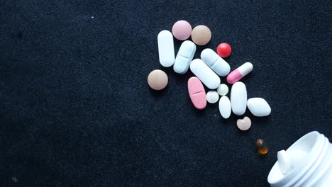 Selective-focus-close-up-of-many-ful-pills-and-capsules