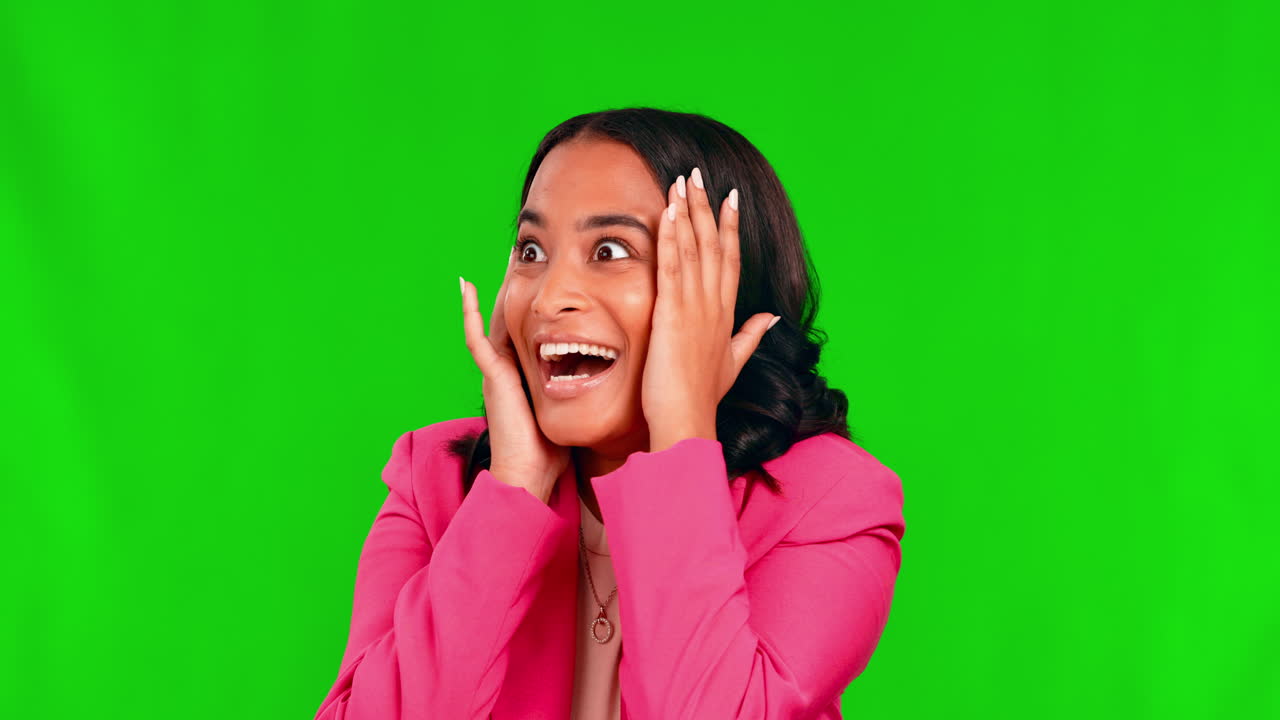 sorpresa, wow y mujer de negocios en pantalla verde