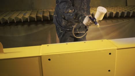 pintura industrial de componentes metálicos