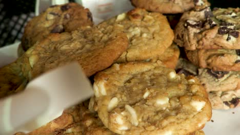 A-plate-of-homemade-cookies