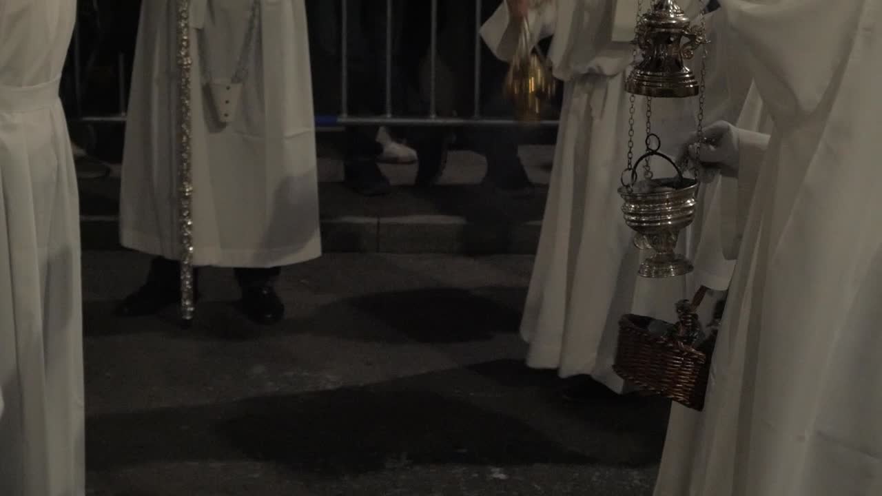 밤의 종교 행렬