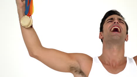 hombre con medallas