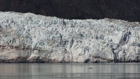 Nahaufnahme-Des-Margerie-Gletschers-Im-Glacier-Bay-National-Park-And-Preserve,-Alaska