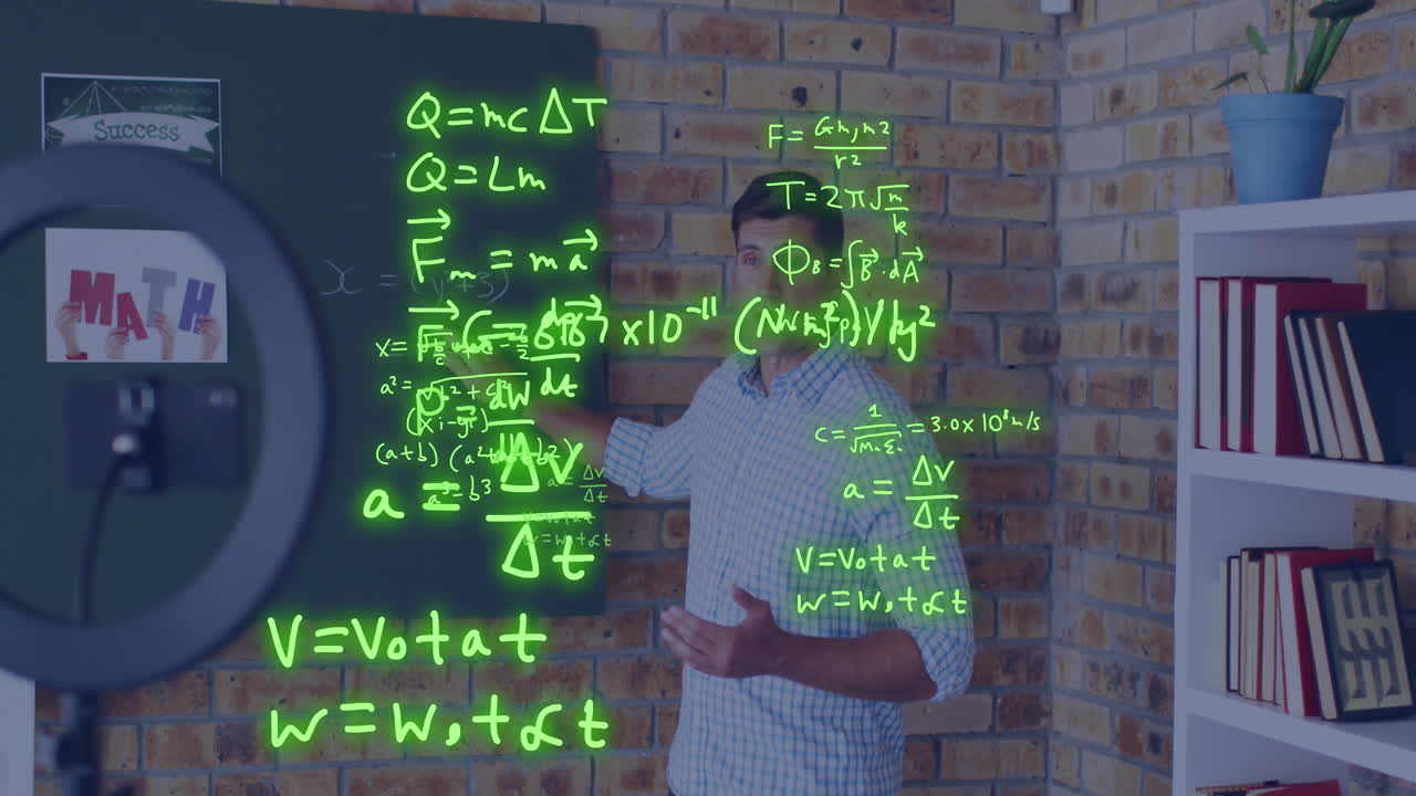 animación del procesamiento de datos sobre el vlog de un maestro caucásico.