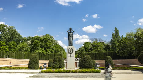 el retiro park in madrid spain