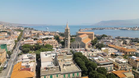 beautiful establishing shot of messina cathedral and main piazza