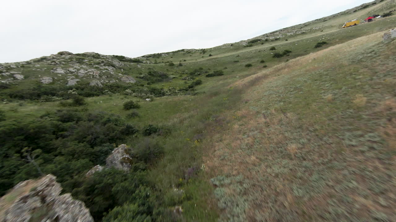 paisaje de valle de montaña con vista aérea