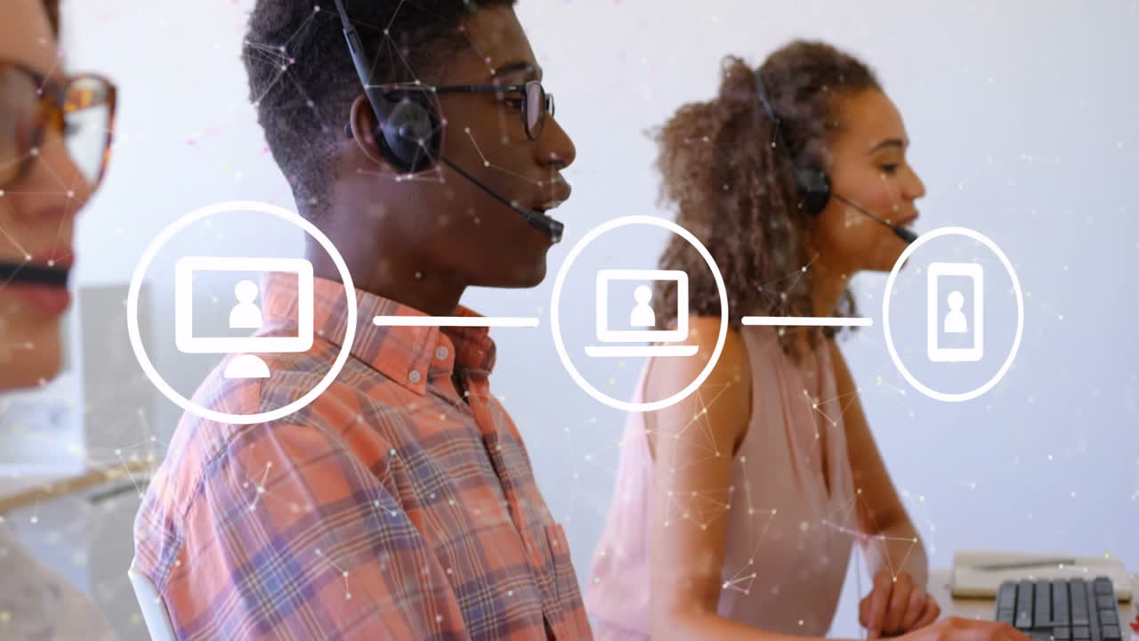 animación de la red de conexiones con iconos sobre diversos colegas utilizando auriculares de teléfono