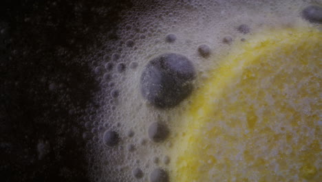 lemon slice frying in oil