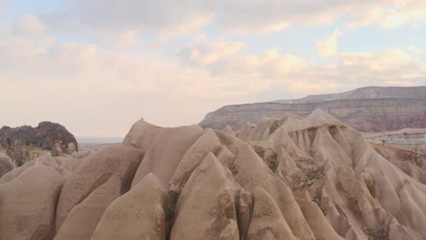 paisaje de capadocia al amanecer o al atardecer