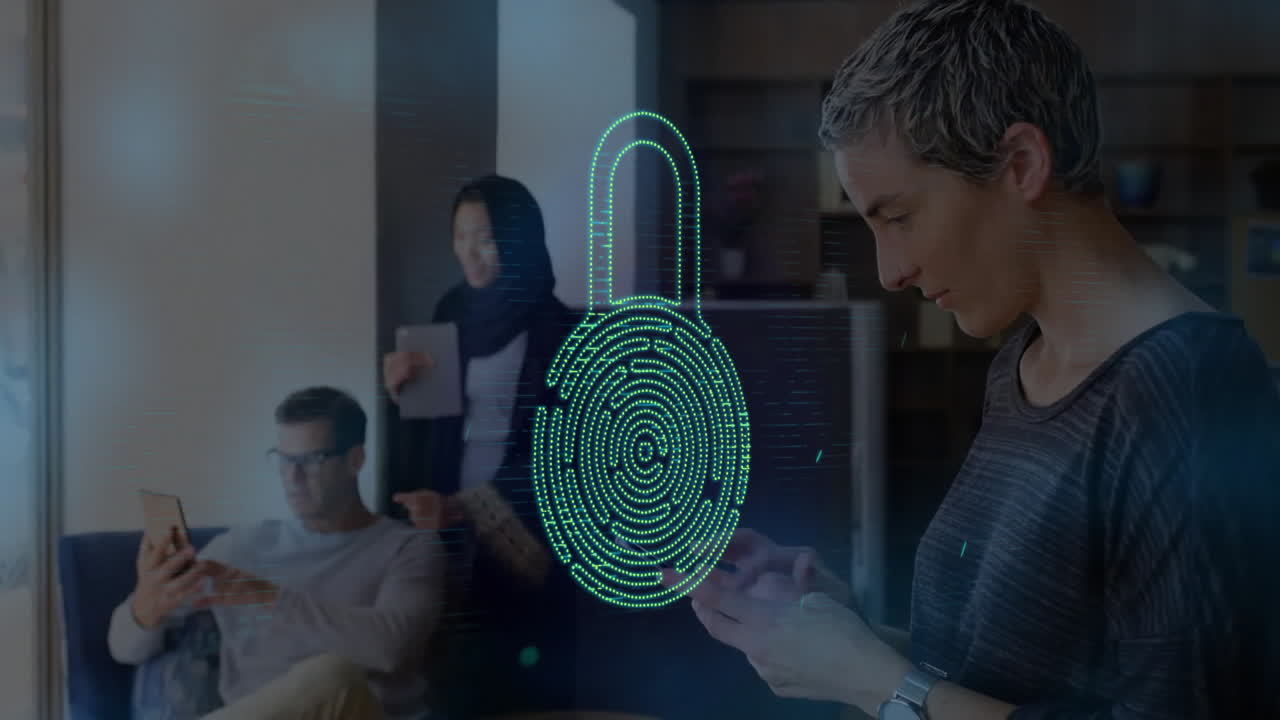 animación de puntos de luz y candado sobre diversas personas de negocios que trabajan en la oficina