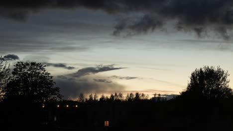 Time-lapse-of-sun-set-clouds-moving-with-bluish-sky